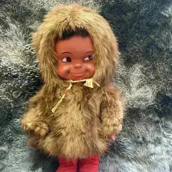 VTG INDIGENOUS DOLL WITH REAL FUR - Picture 8 of 15